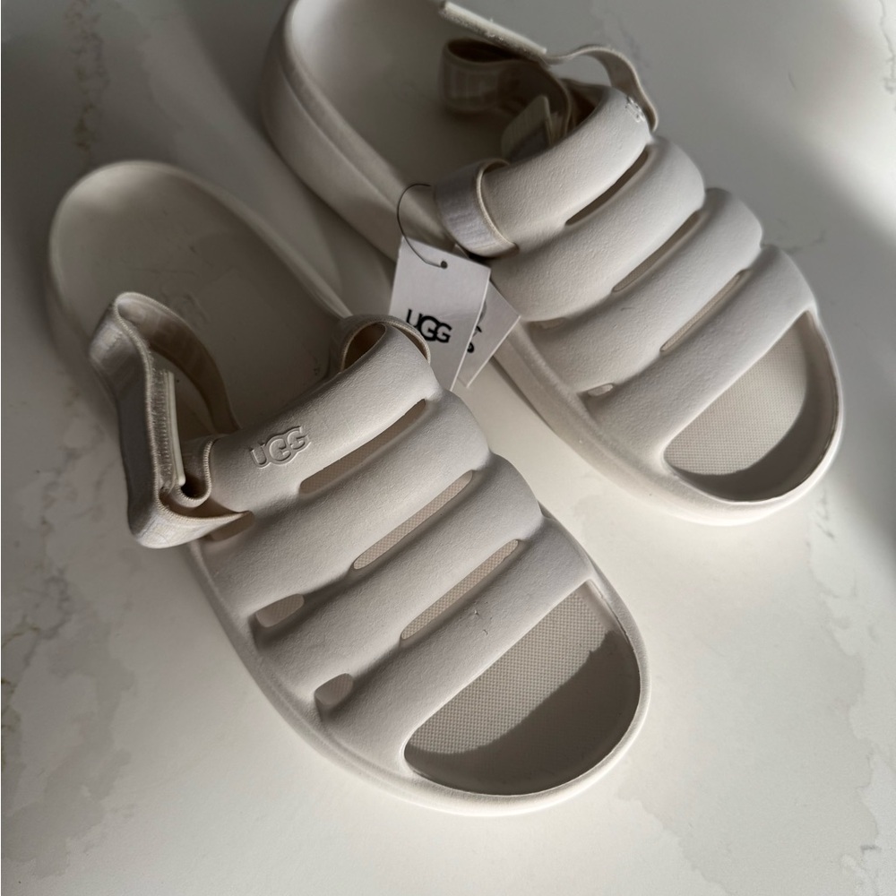 NWT - UGG Fluff Yeah Sandals